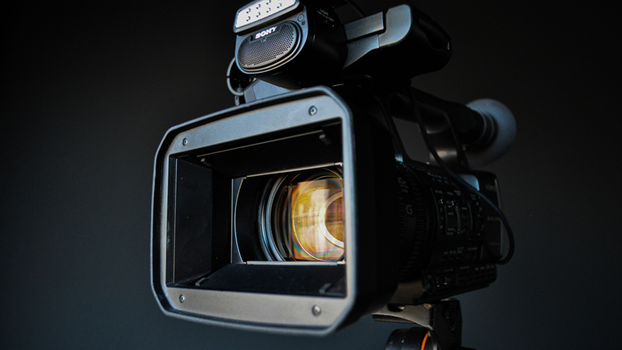 Professionele videocamera van dichtbij